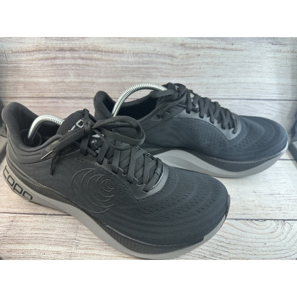 Topo Athletic Men's Aura Black Charcoal Low Top Road Running Shoes Size 11